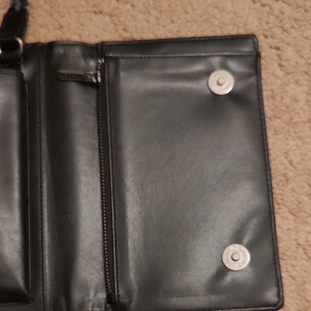 Wrangler Black and Gray Geometric Crossbody Or Wristlet - Picture 7 of 14